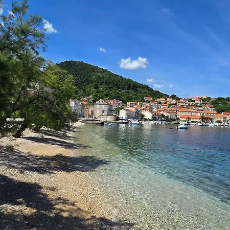 Charming Entire In Raie With Security And Comfort Račišće