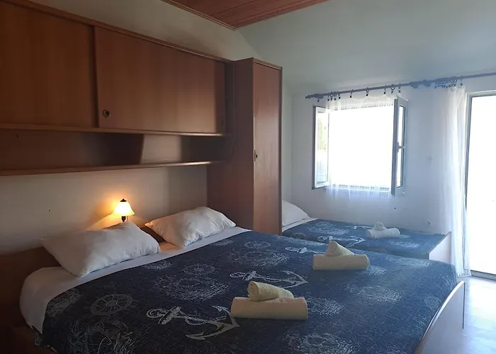 Charming Entire In Raie With Security And Comfort 아파트 *